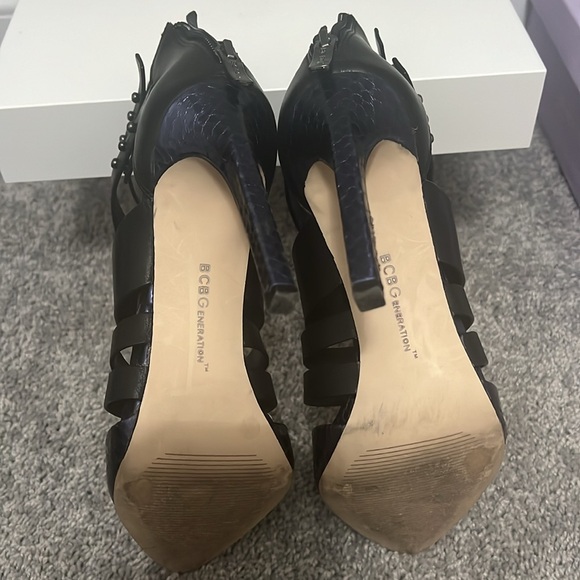 BCBGeneration Heels, Sz. 8.5 - Picture 3 of 4